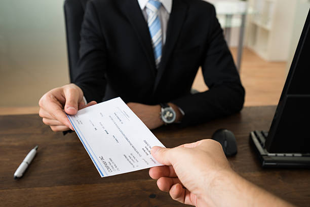 Finding Reliable Cheque Bounce Lawyers In Delhi For Legal Help
